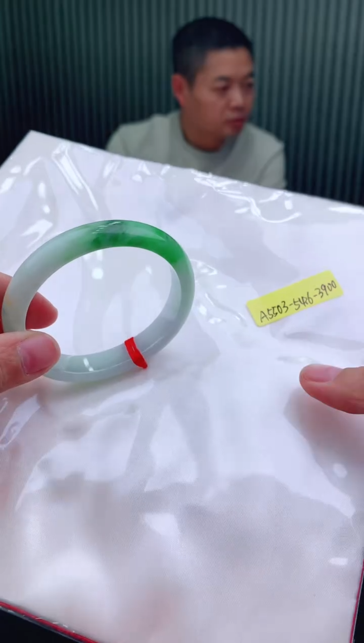 未镶嵌手镯翡翠52