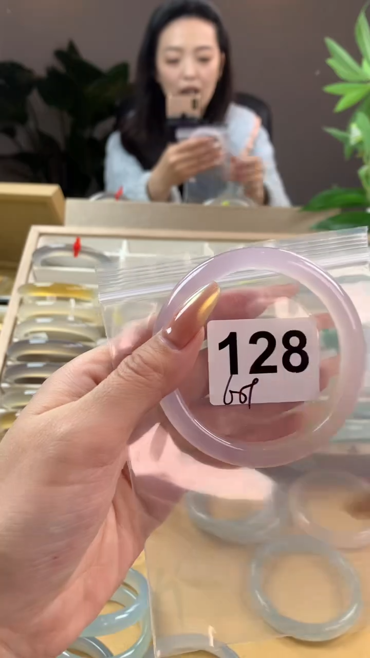 【闪购商品】玛瑙/玉髓手镯未镶嵌128