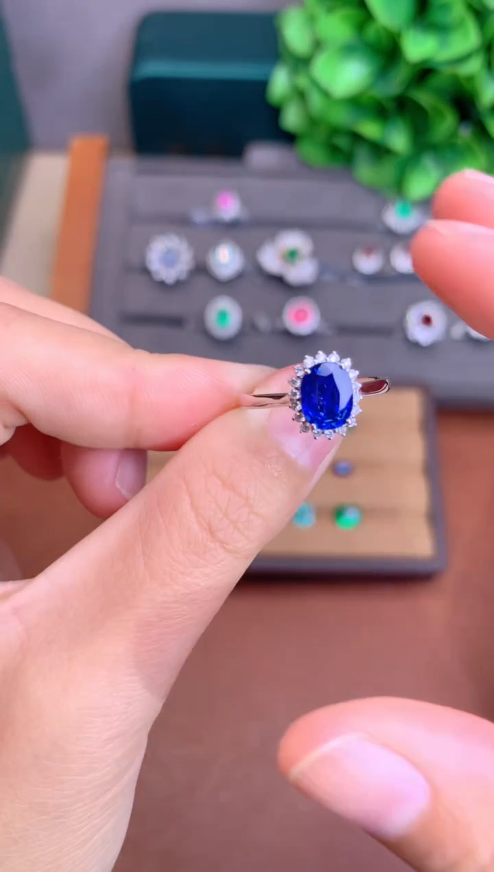 【闪购商品】蓝宝石戒指18K金镶嵌1.2CT