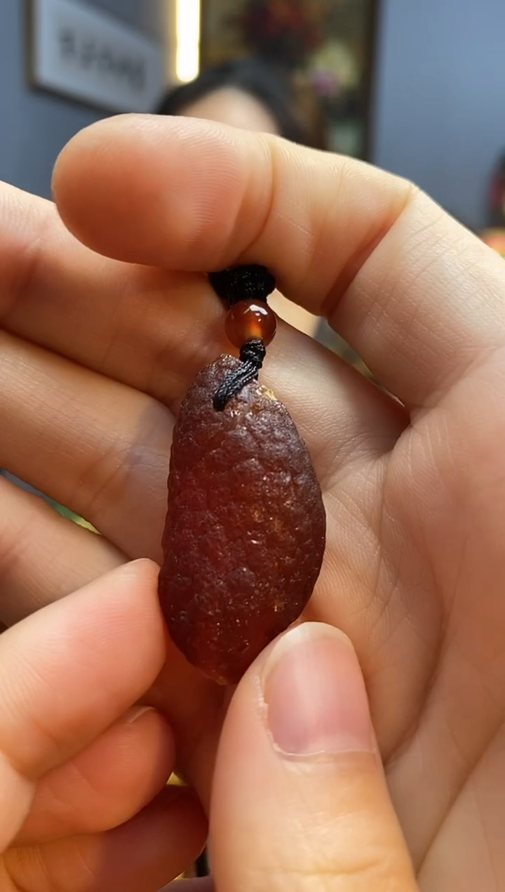 未镶嵌颈饰琥珀吊坠