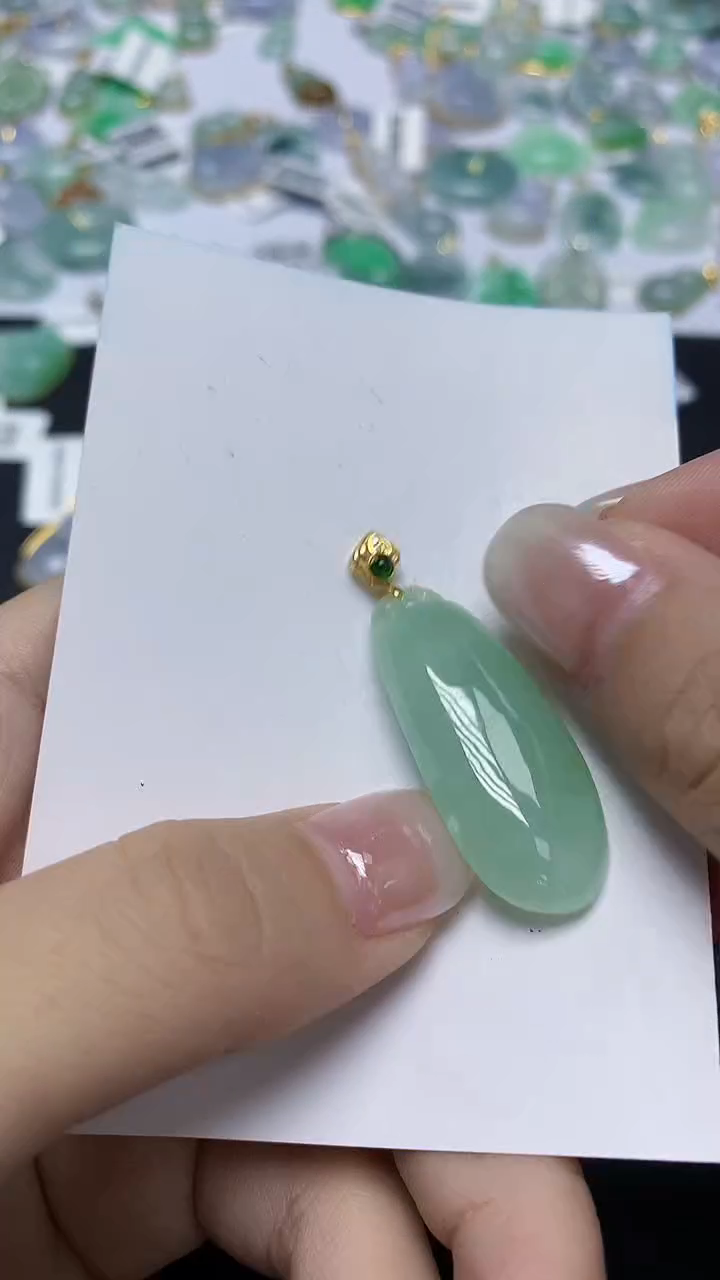 翡翠未镶嵌颈饰天然缅甸翡翠A货