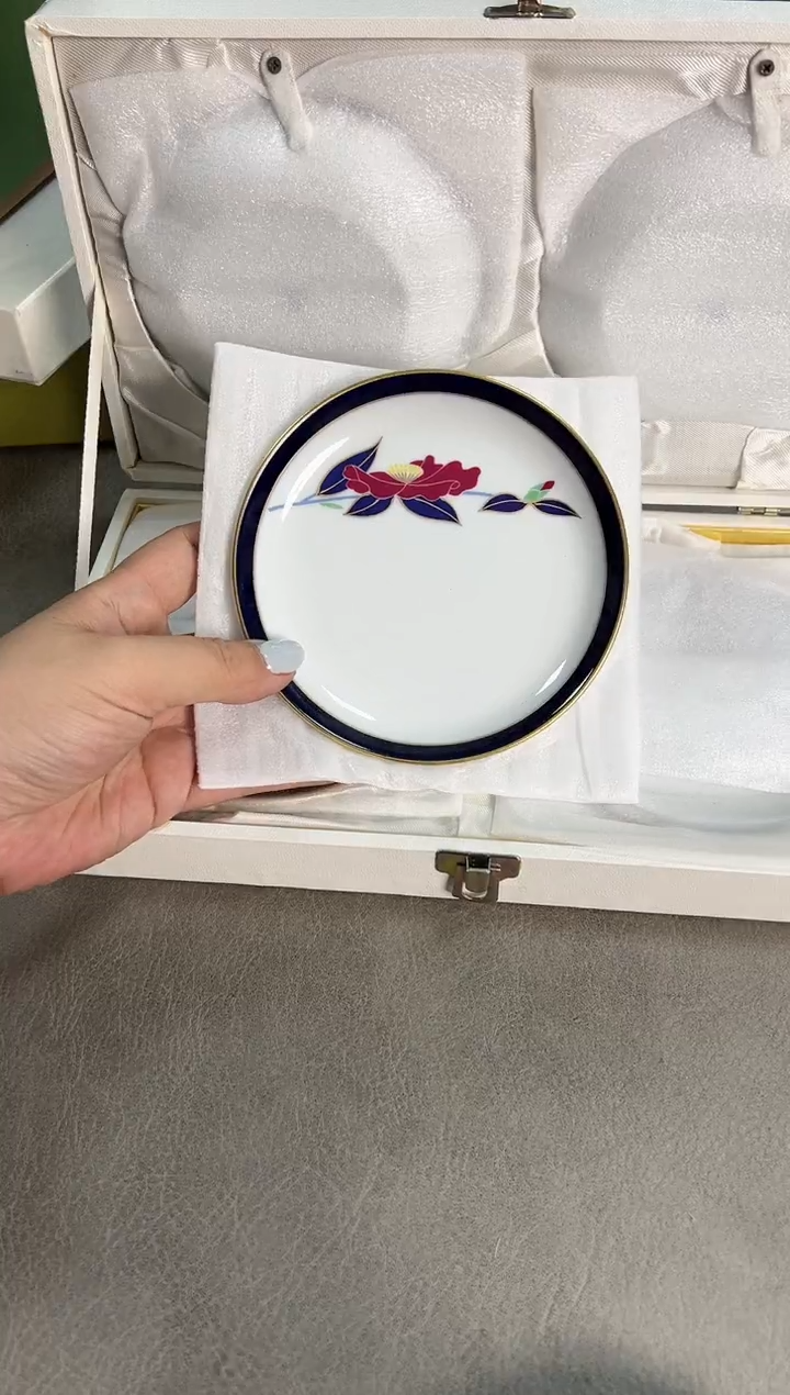 香兰 五盘  原盒 皮小桃瓷器 都是大漂亮