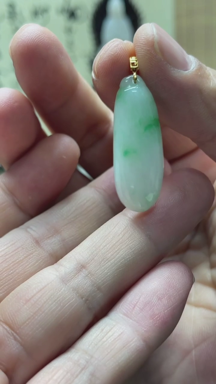 【闪购商品】翡翠颈饰18K金镶嵌翡翠福瓜吊坠多人