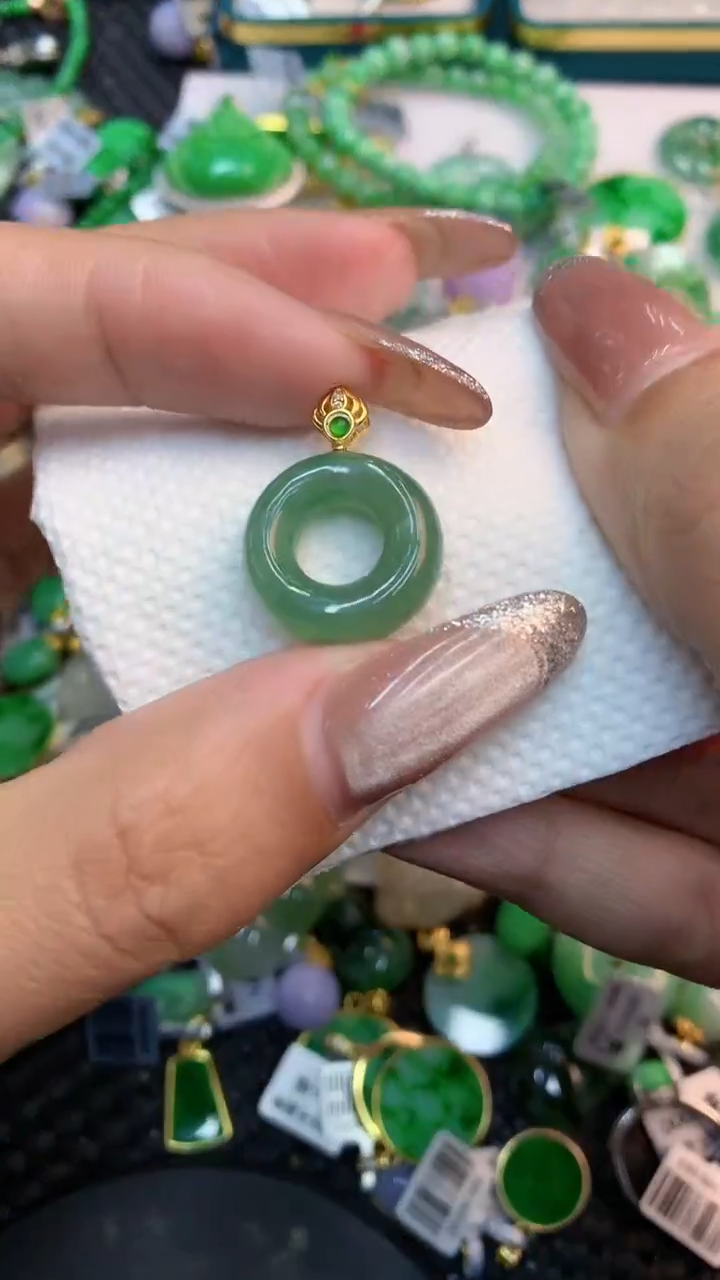 颈饰未镶嵌翡翠1