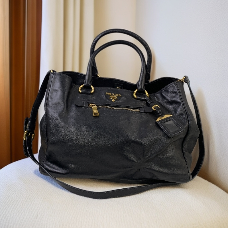 95新 Prada/普拉达 黑金软皮机车手提斜跨包/ZH12514012/4012