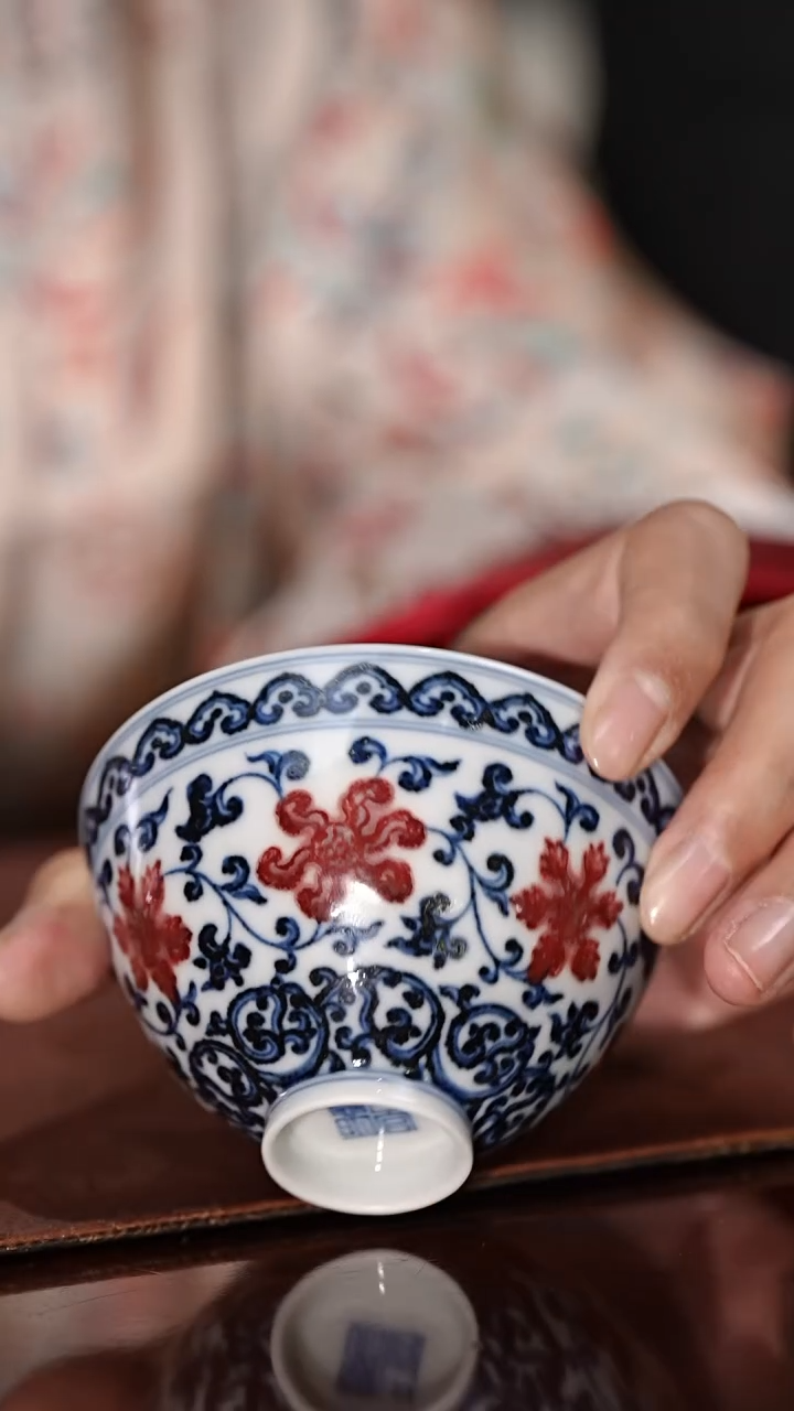 【闪购商品】古官慕明青花釉里红凤来运转鸡心杯