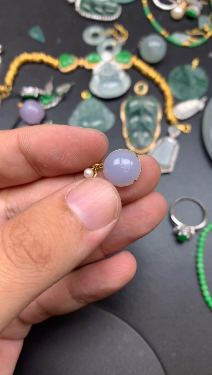 颈饰18K金镶嵌翡翠躺*自营商品不退不换