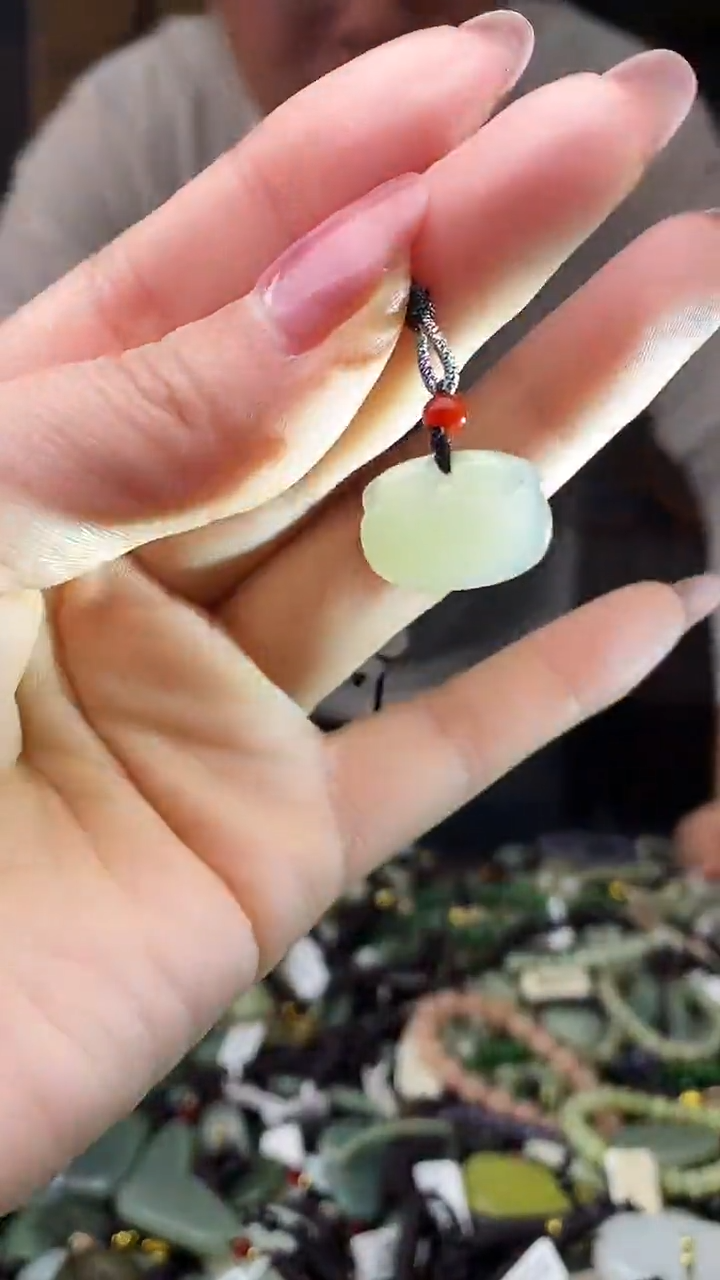 颈饰未镶嵌和田玉多样性发货，拍一发一