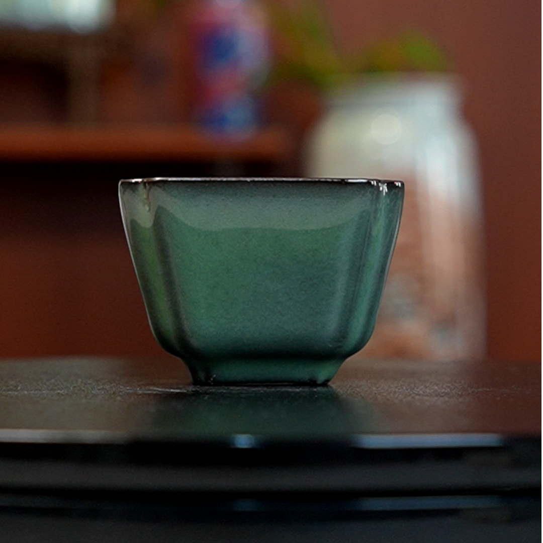 12.25/N00064/晓哥/青釉四方杯