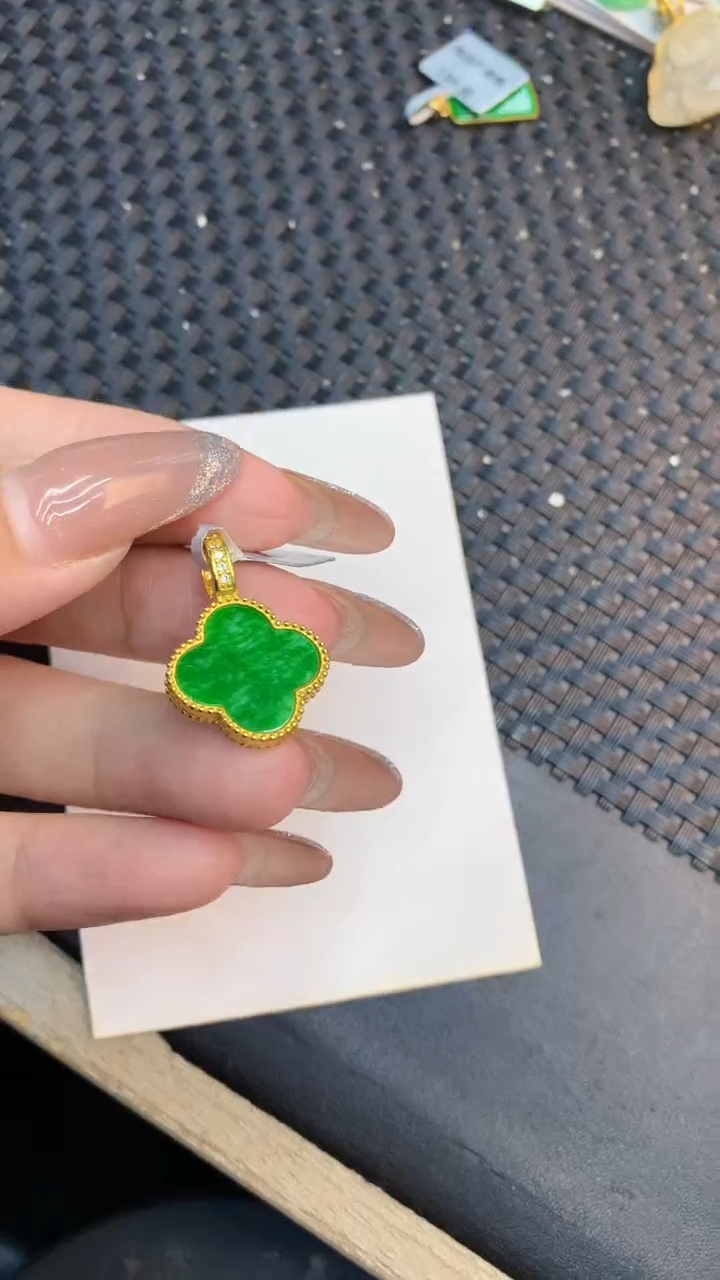 颈饰未镶嵌翡翠1