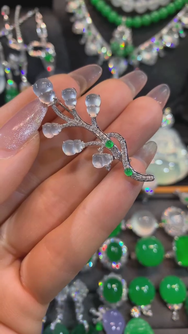 【闪购商品】翡翠吊坠(不含链)18K金镶嵌吊坠