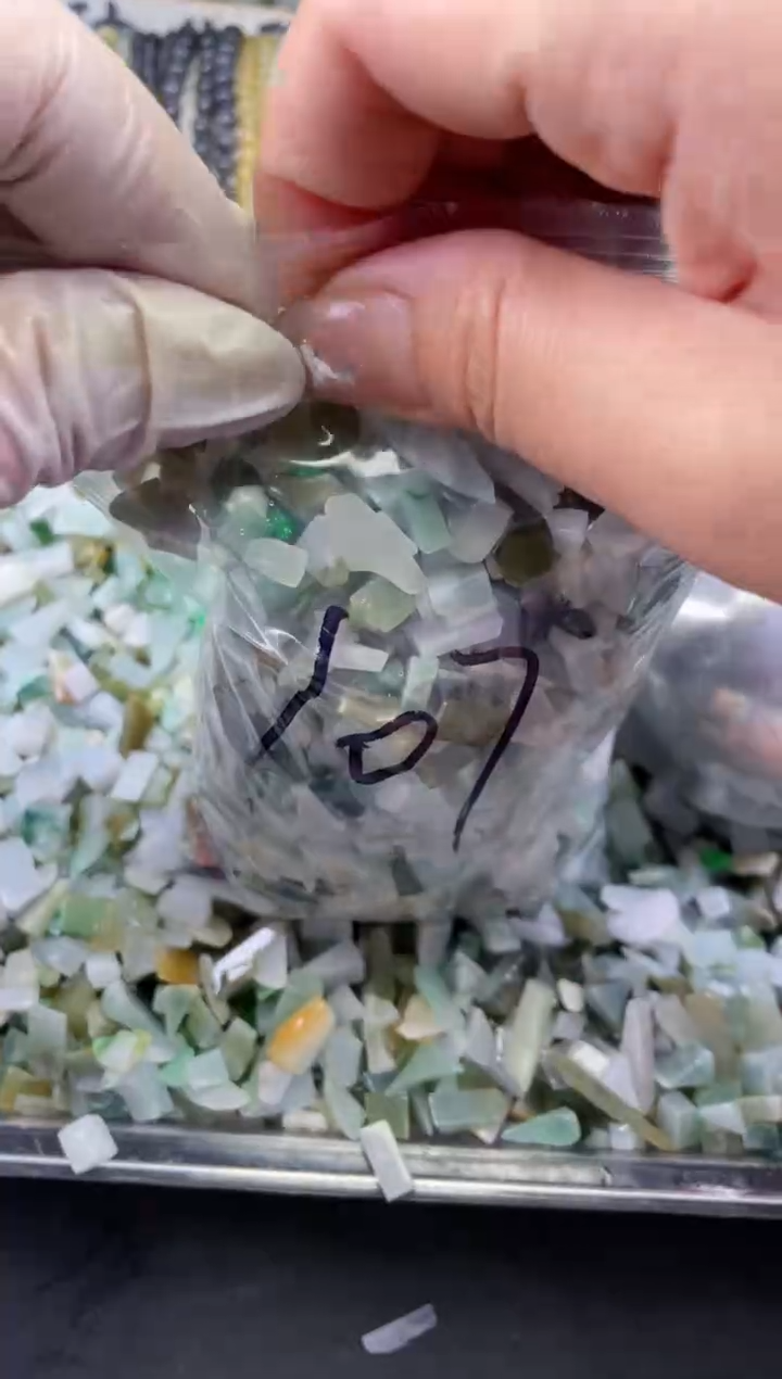 【闪购商品】翡翠颈饰未镶嵌天然翡翠迷你号500克107