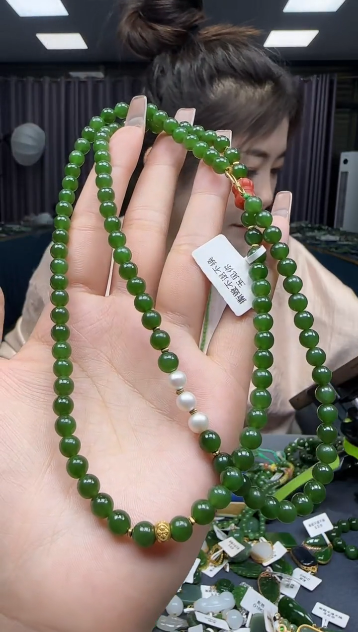 【闪购商品】和田玉挂件18K金镶嵌1