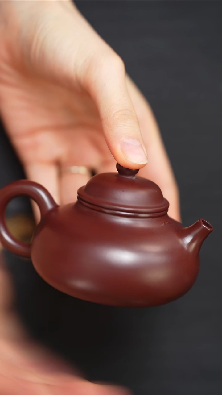 【闪购商品】紫砂茶壶紫泥光素容天150cc