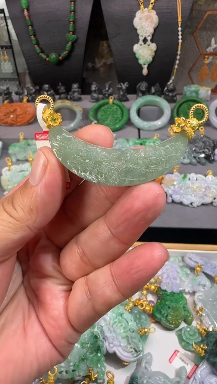 【闪购商品】翡翠颈饰未镶嵌牌子