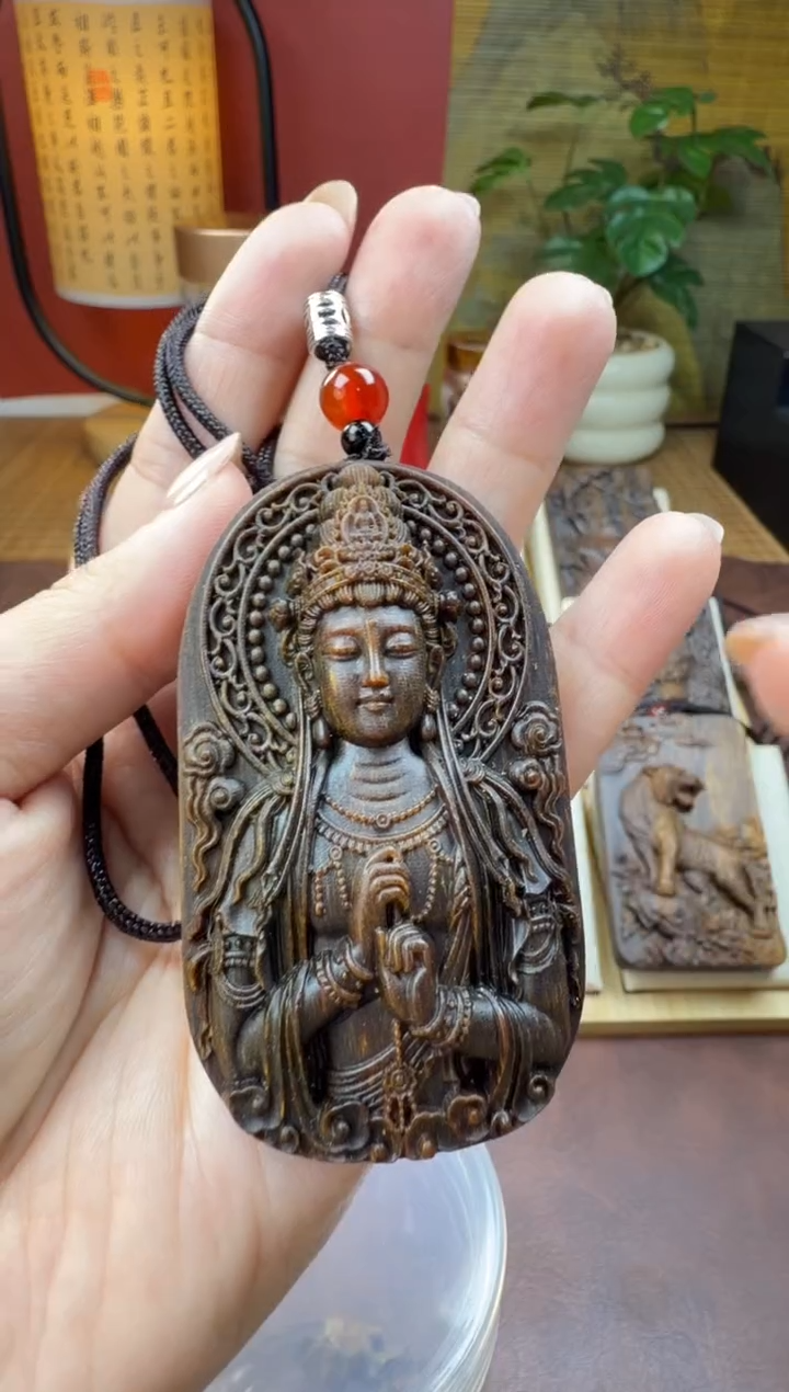 木木雕款芽庄 合十观音 7cm 送养香瓶