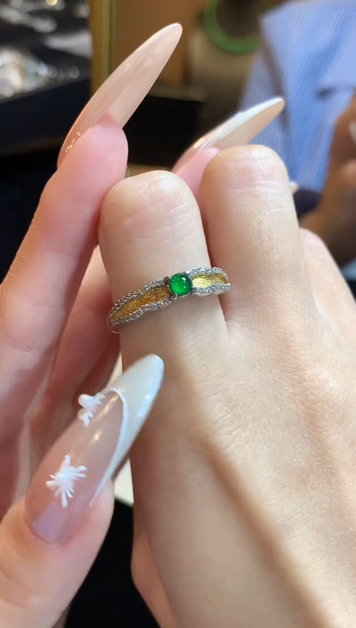 翡翠戒指未镶嵌翡翠戒指