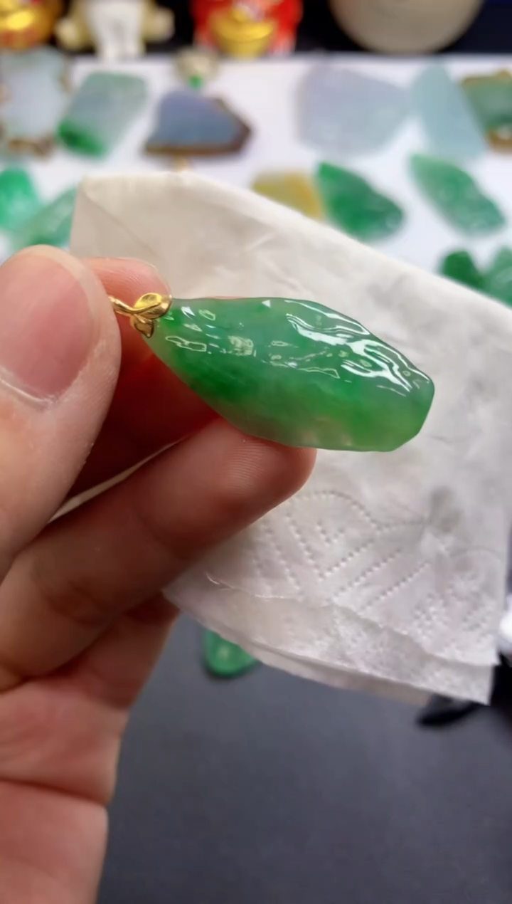 【闪购商品】翡翠吊坠(不含链)未镶嵌584