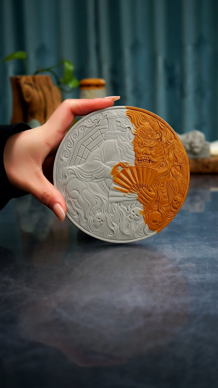 【闪购商品】松花石13公分双色钟馗壶承