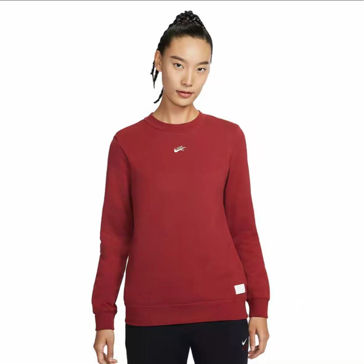 Nike Sportswear 马年限定脱缰系列新年女子圆领运动衫IQ3827-613