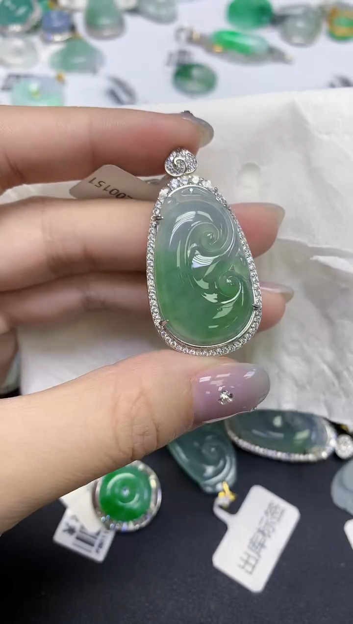 颈饰未镶嵌翡翠天然缅甸翡翠A货多样性发一件