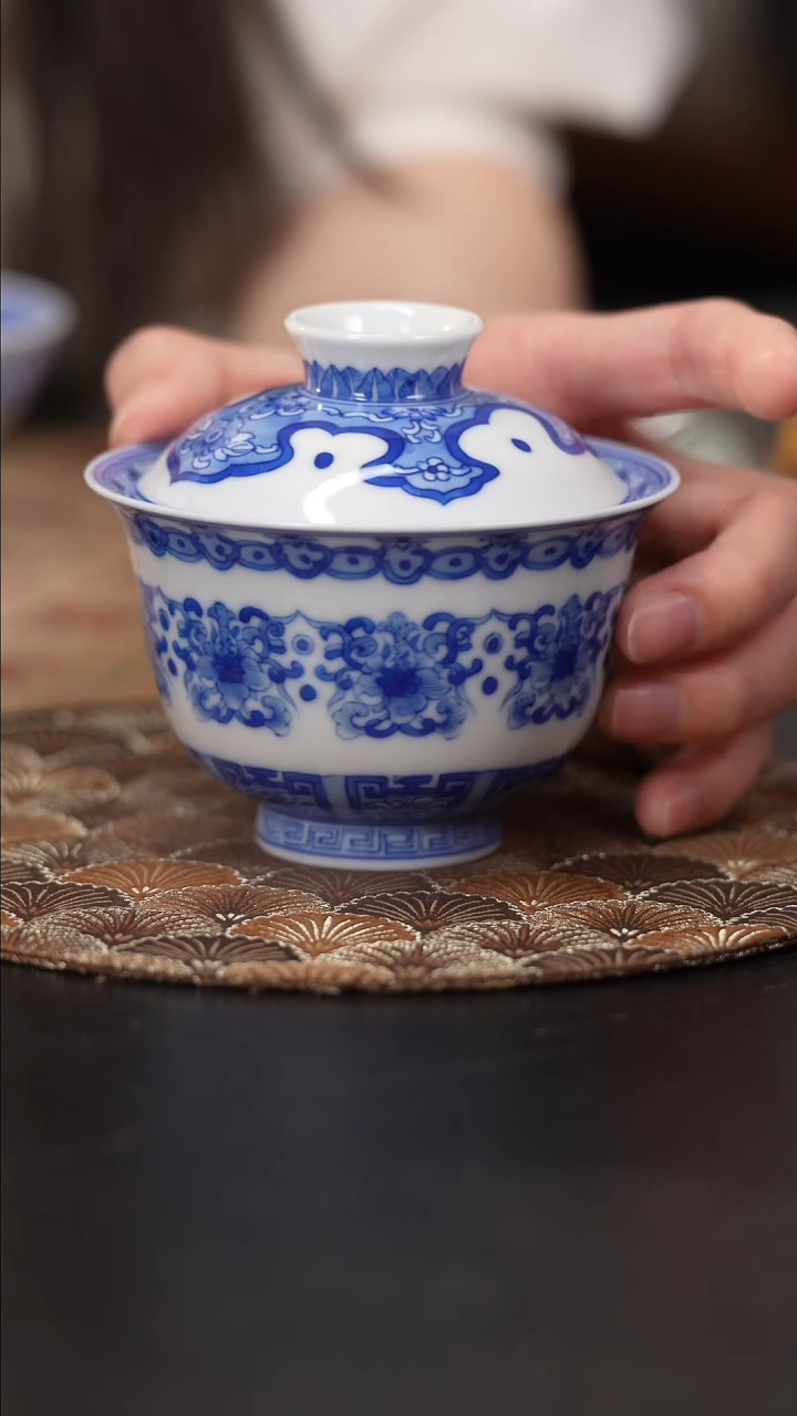 【闪购商品】杯看山柴窑青花如意