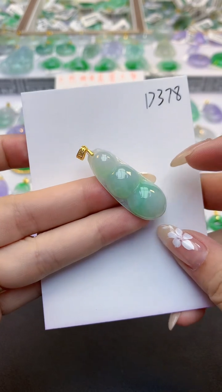 翡翠未镶嵌颈饰天然缅甸a货翡翠