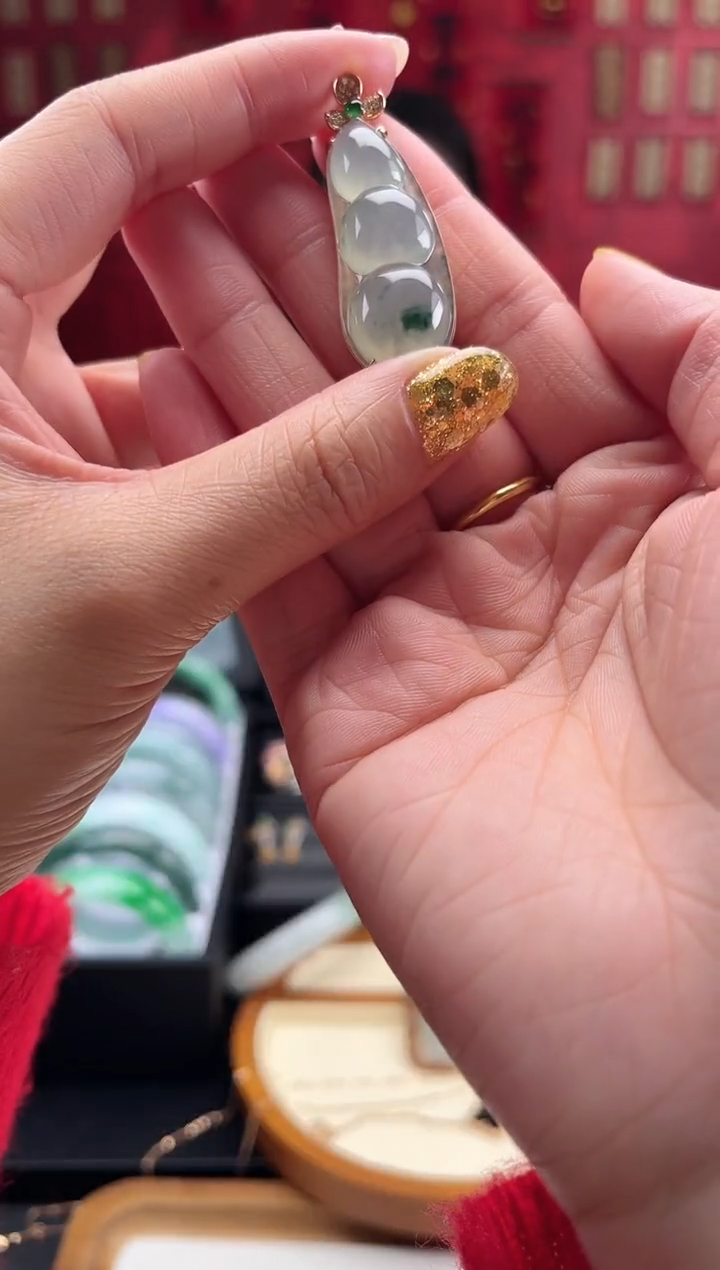 【闪购商品】翡翠颈饰18K金镶嵌吊坠
