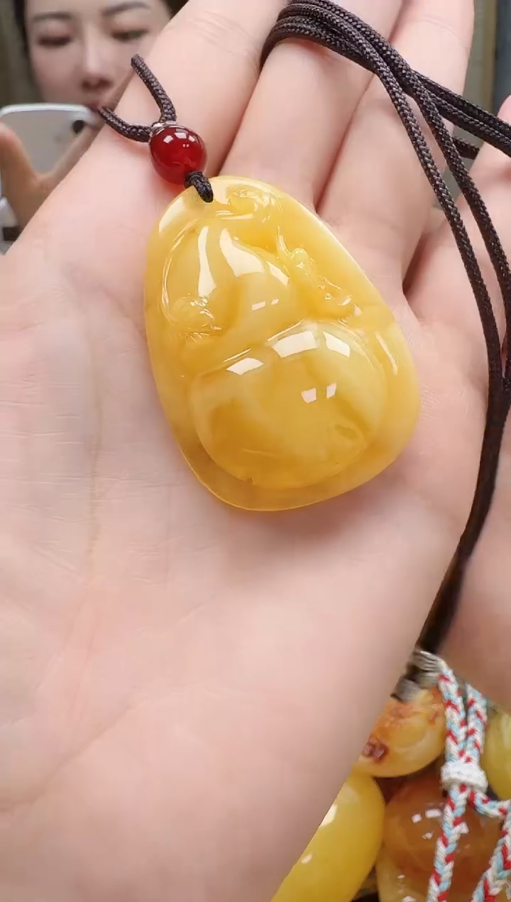 裸石琥珀未镶嵌如图