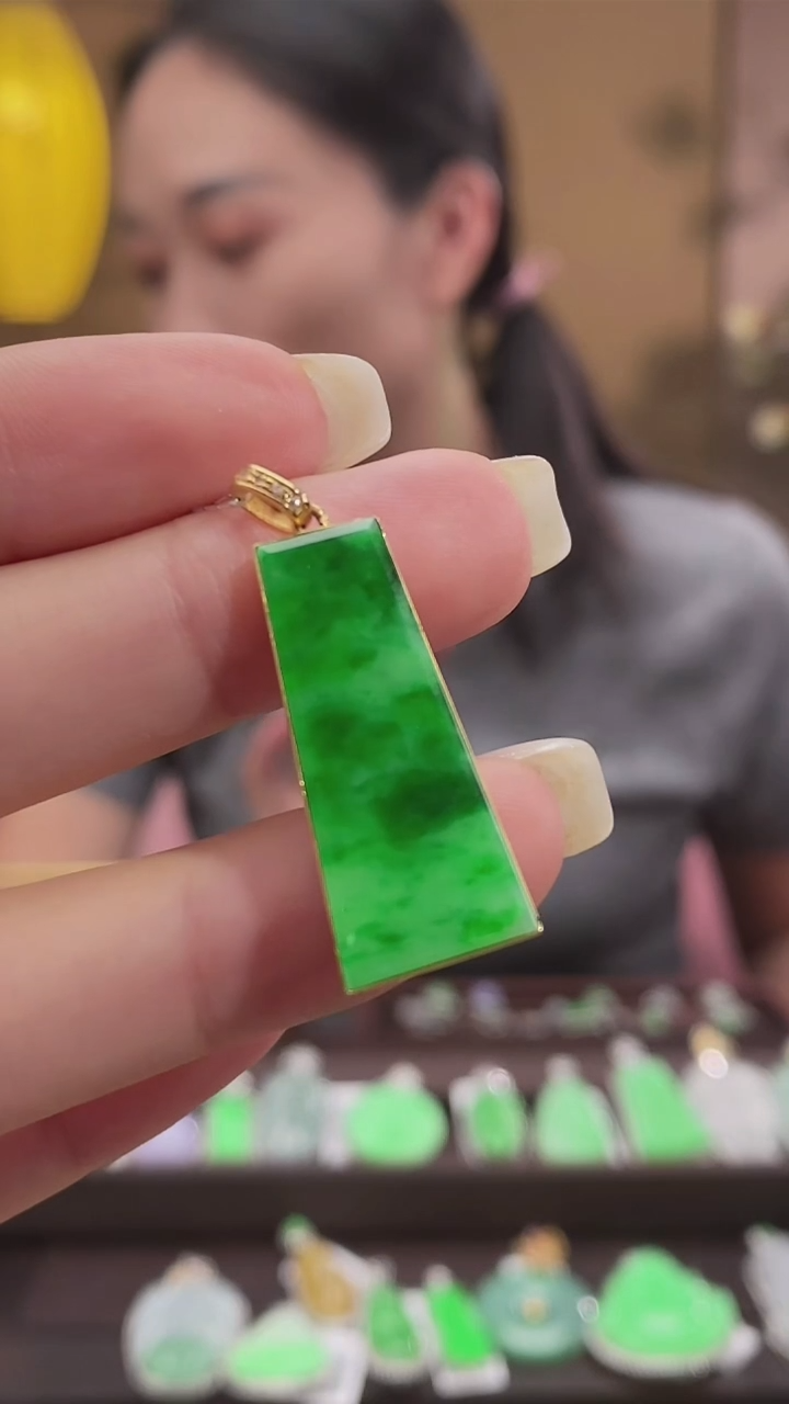 吊坠(不含链)18K金镶嵌翡翠无事牌