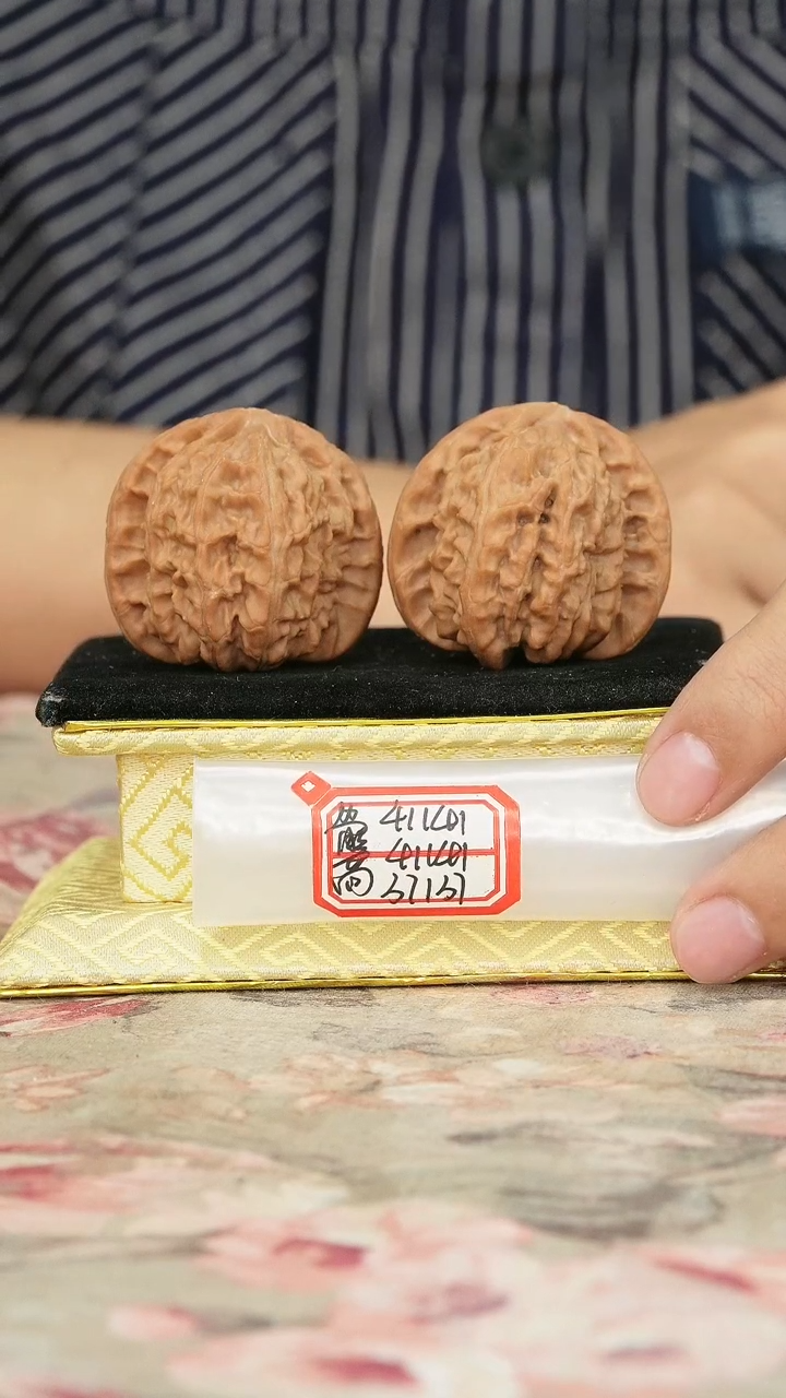 把件文玩核桃白狮子