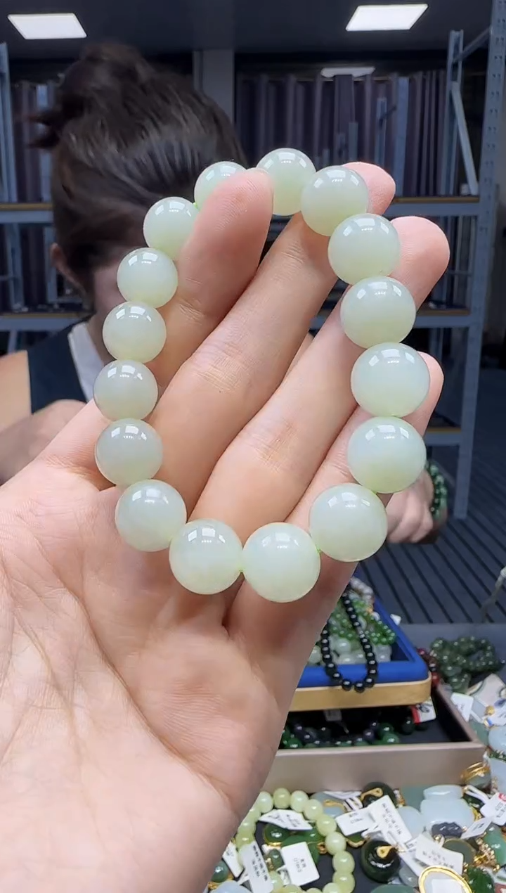 手串未镶嵌和田玉1