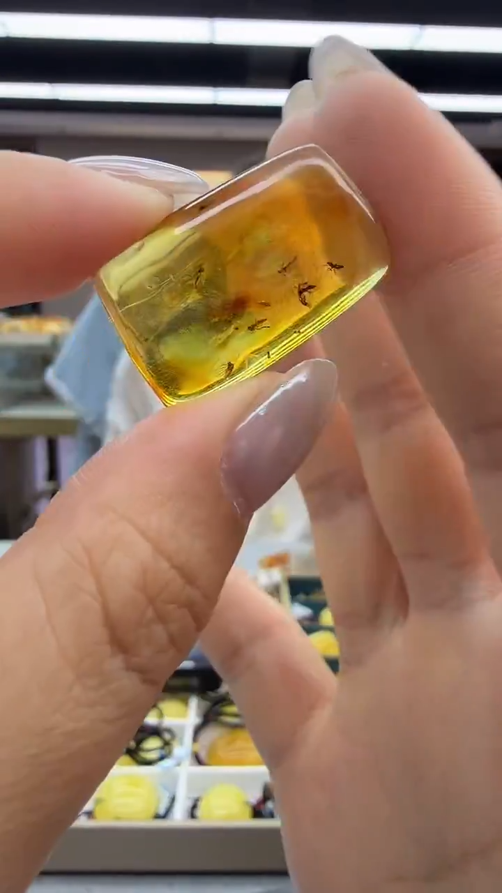 琥珀颈饰未镶嵌46秒拍号 假一罚三 多样性发货