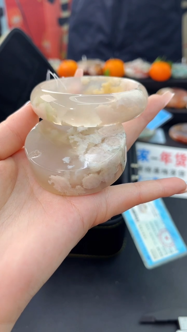 【闪购商品】石英质玉手镯未镶嵌赠送镯心（54圈口）