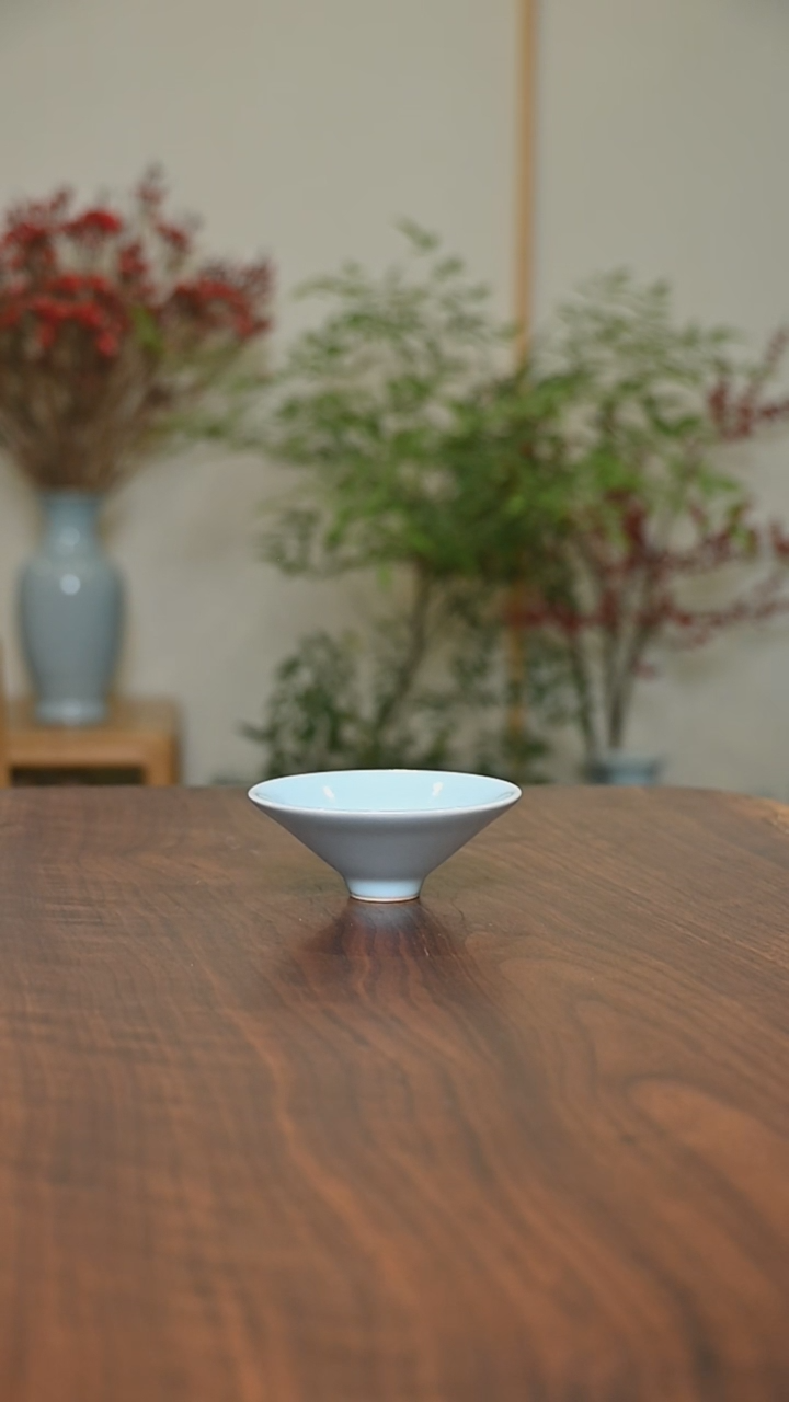 【闪购商品】其他天青釉朱法喜款手拉斗笠杯35毫升一级