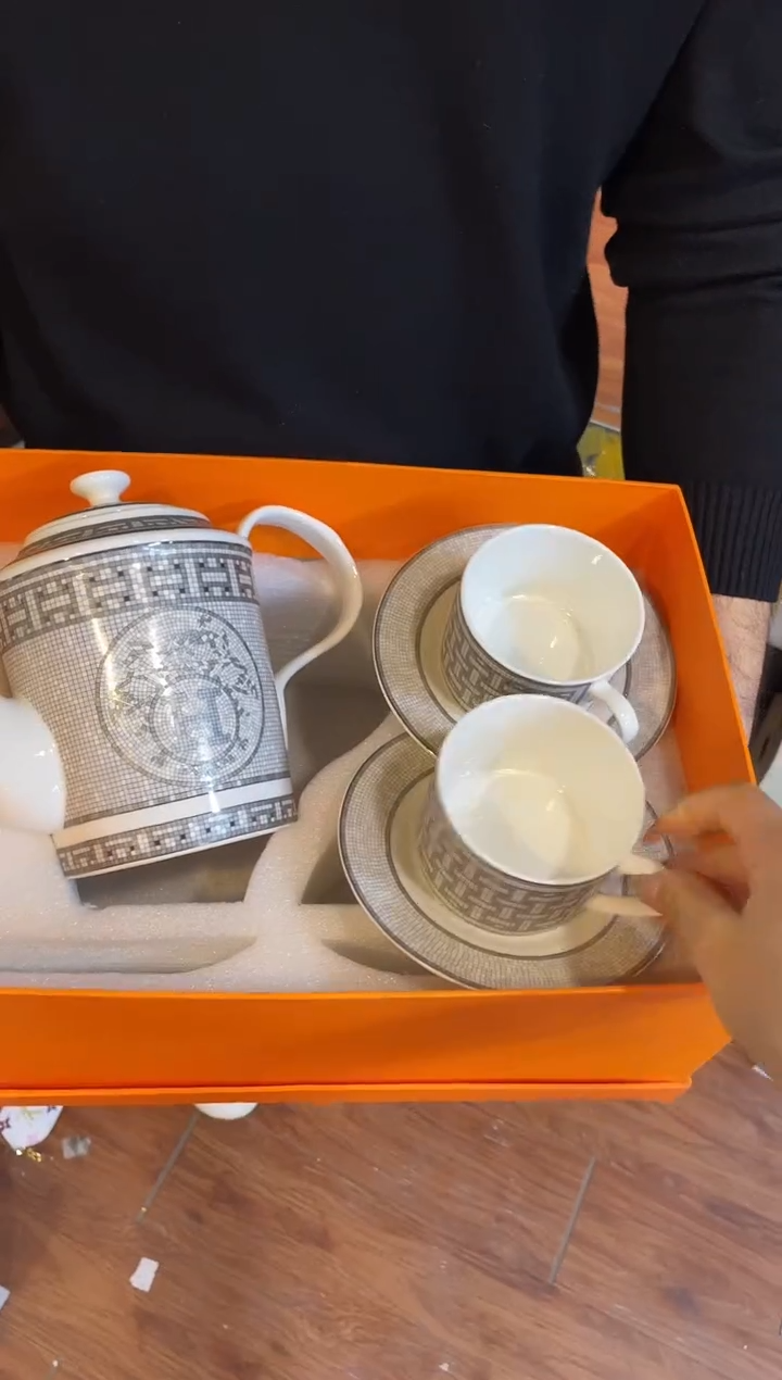 杯鸿辉家品牌瓷器，京东包邮！