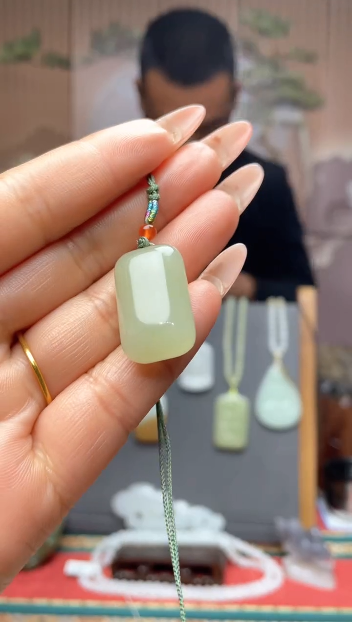 【闪购商品】和田玉颈饰未镶嵌一