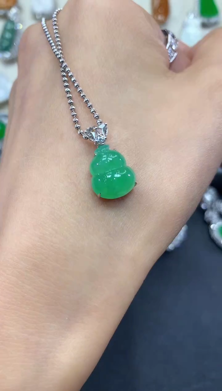 【闪购商品】翡翠吊坠(不含链)18K金镶嵌w10