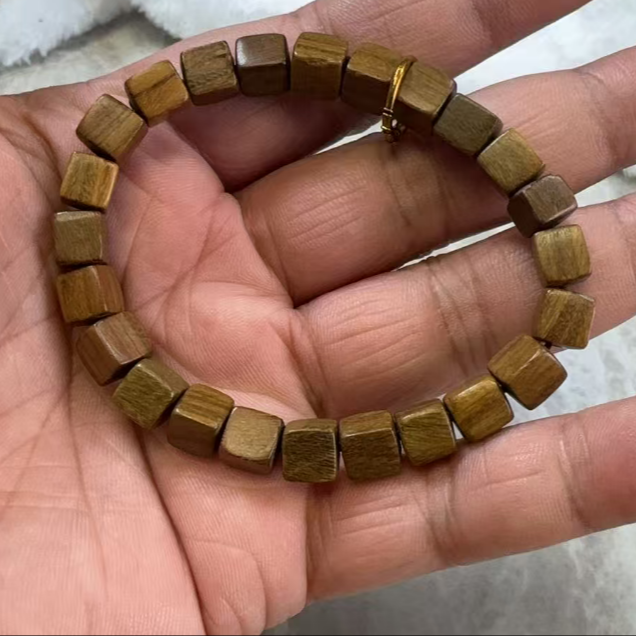 绿檀0.7方块珠手串2007