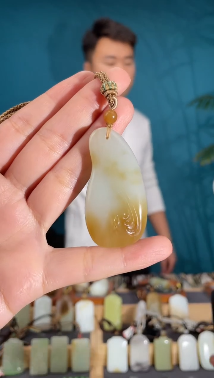 颈饰未镶嵌和田玉1