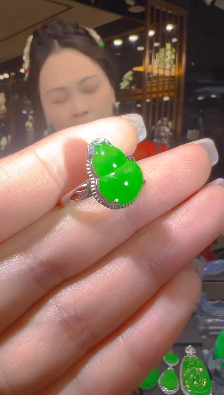 【闪购商品】翡翠戒指18K金镶嵌060    