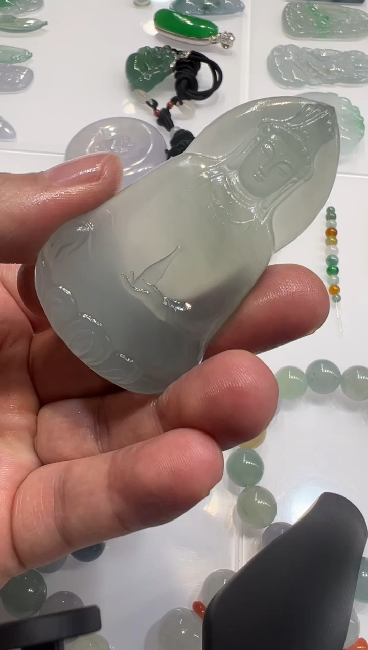 定制翡翠未镶嵌素衣观音