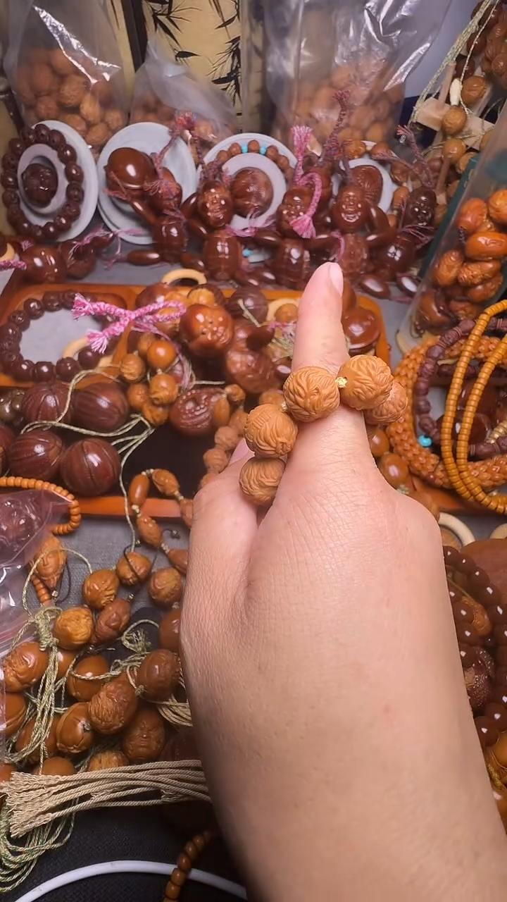 手串橄榄核我****娘2条猴头大圣