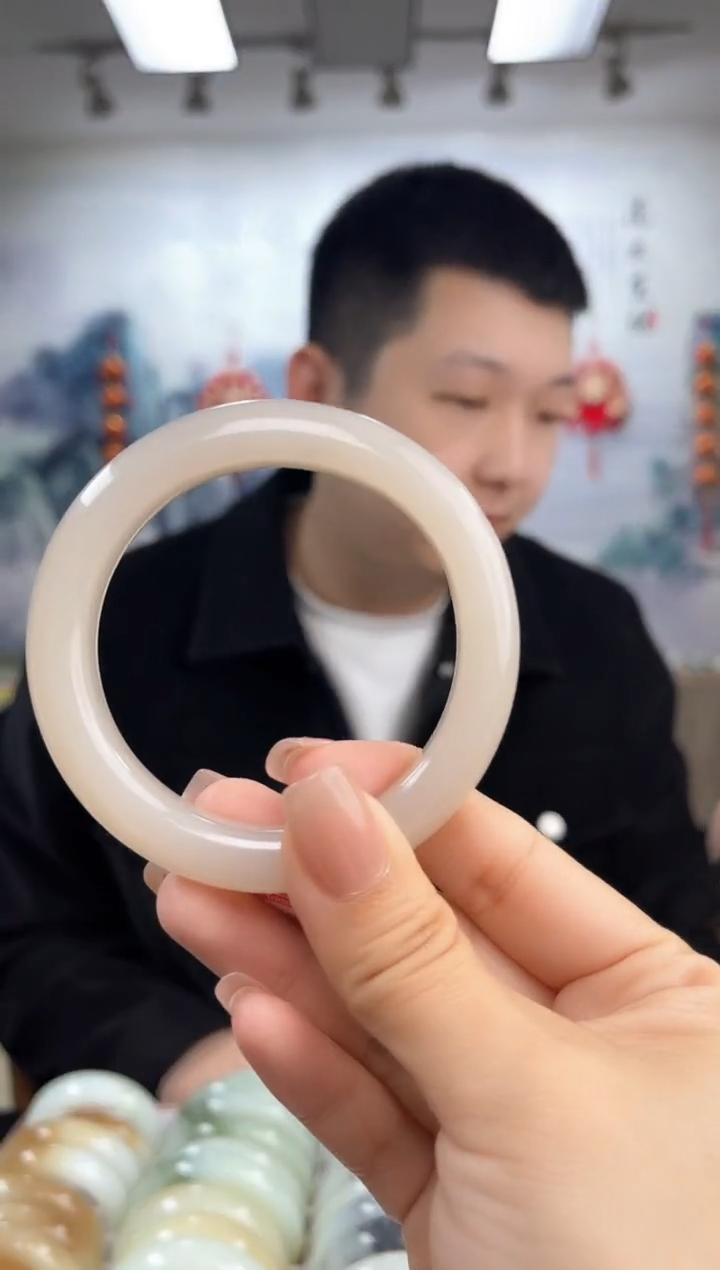 【闪购商品】和田玉手镯未镶嵌52-57圈口仅一只