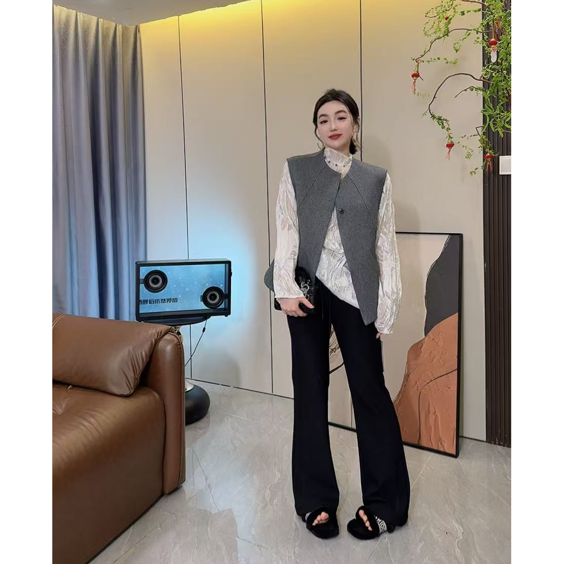 YHYIO [望舒】设计感重工定制款女神马甲 典雅时髦百搭一眼入醉982