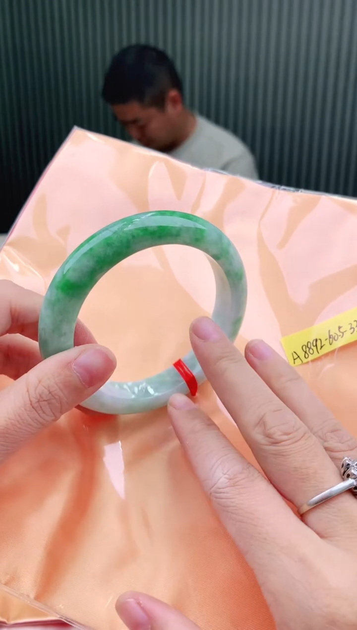 未镶嵌手镯翡翠60+