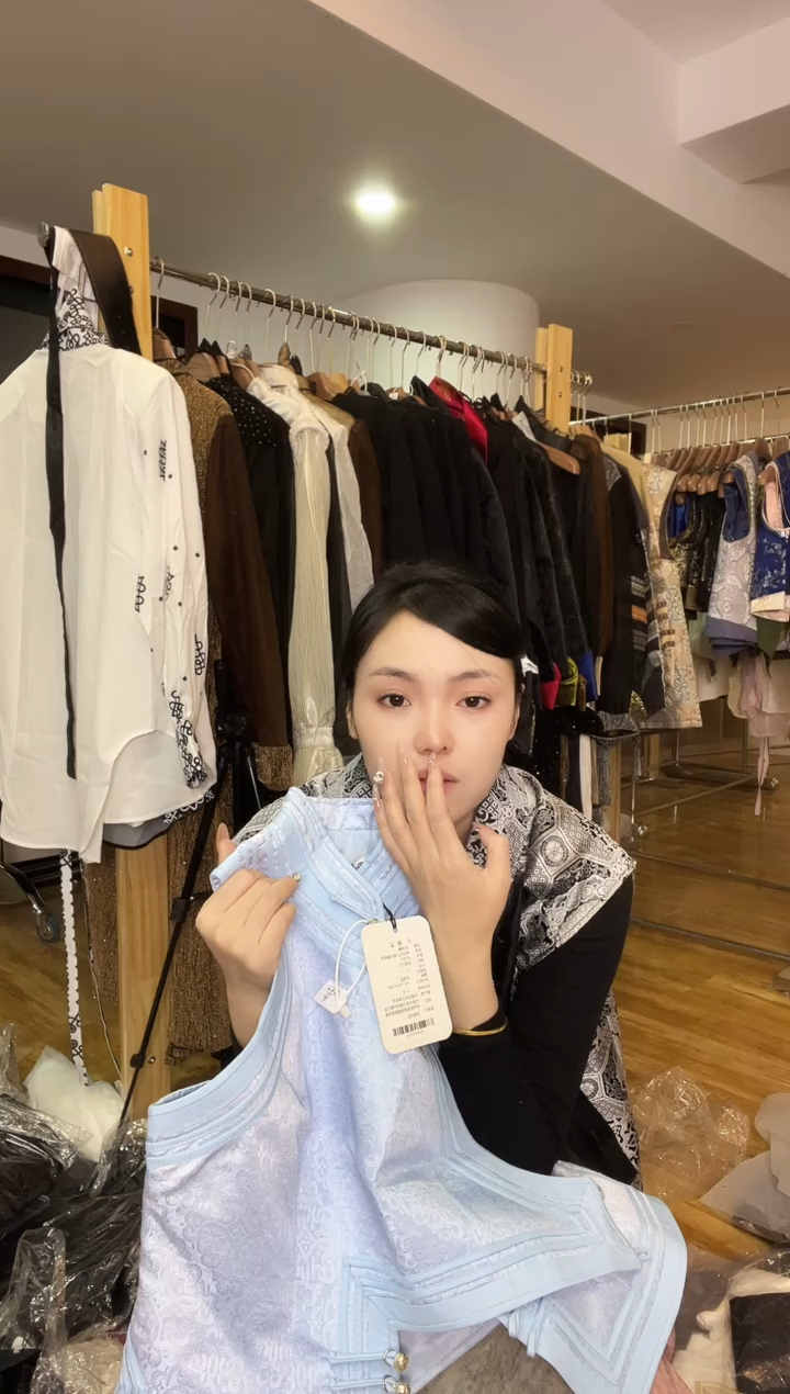 XL码      115-125斤  蓝色马甲