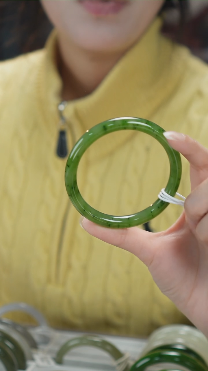 【闪购商品】和田玉手镯未镶嵌50和田玉手镯拍一发一58