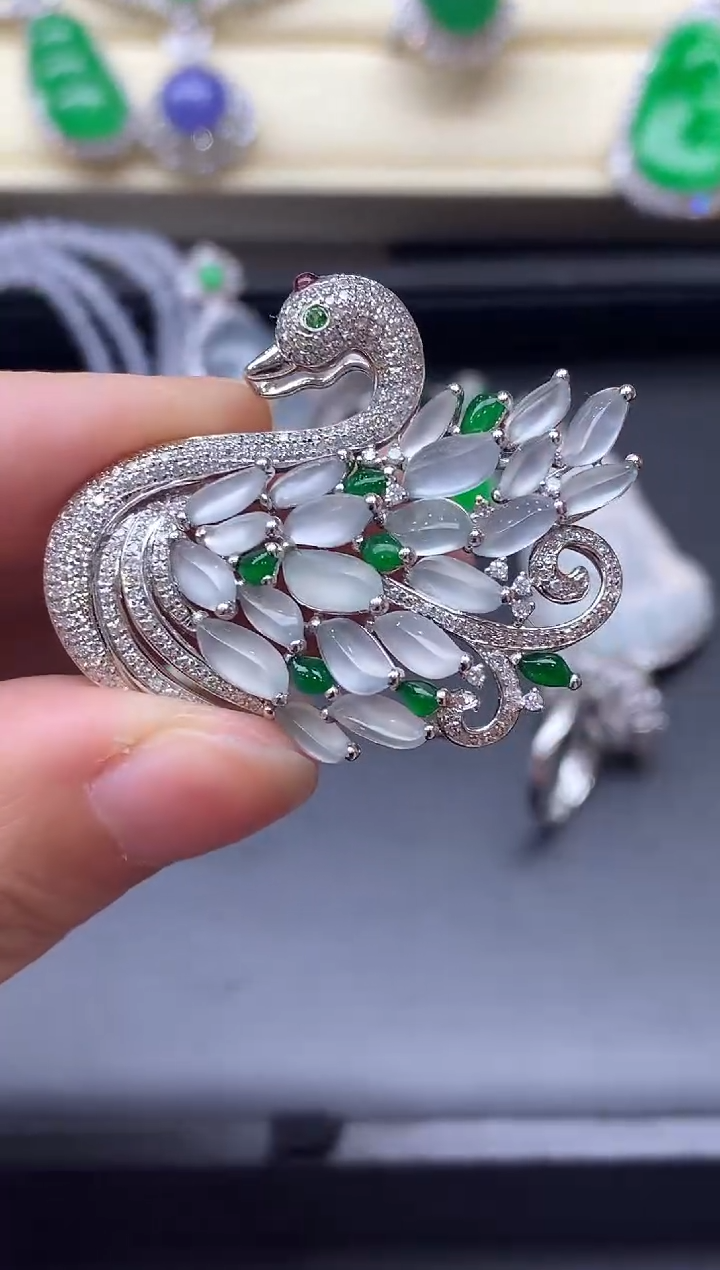 颈饰18K金镶嵌翡翠705-中国好珍宝