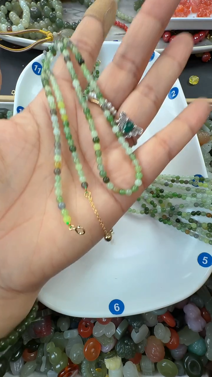 颈饰未镶嵌和田玉B8多样性发其一